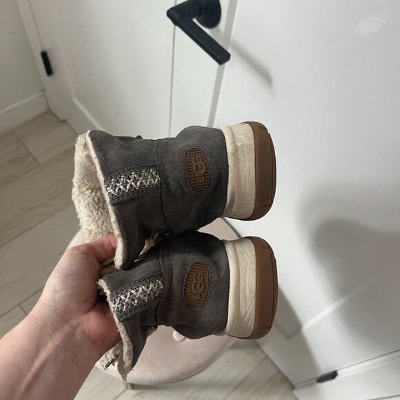 Ugg Lakesider Heritage Gray Waterproof Sneaker Booties Size 9.5 - Picture 6 of 8